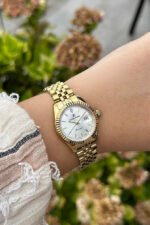 Montre femme DKE.1.11090-3 avec diamants – Image 2